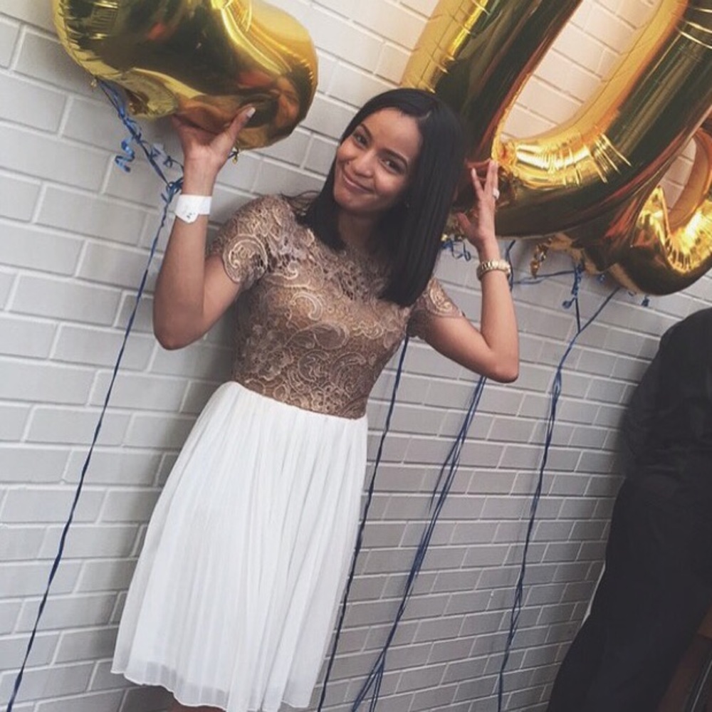 ASOS - Beautiful white & gold dress